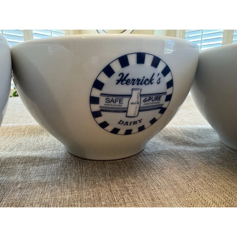 Pottery Barn Dairy Milk Advertisement Cereal Bowls Complete Set of 6 Retired